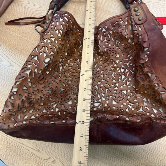 Isabella Fiore Italian leather carry all tote bag - Picture 11 of 15